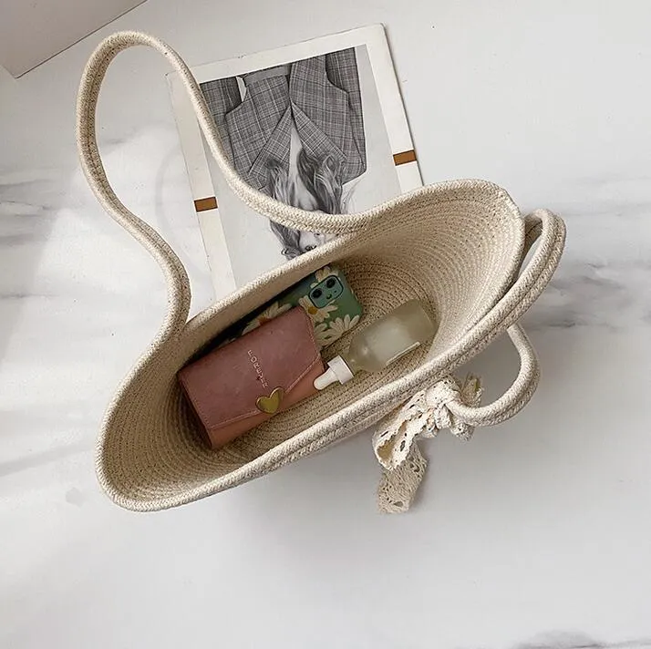 Elegante Bast-Handtasche mit Spitzenakzent Skanto