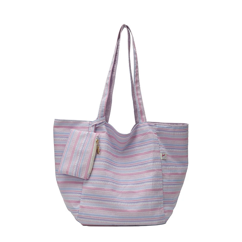 Geräumige Tote Bag mit Wellenstreifen Skanto