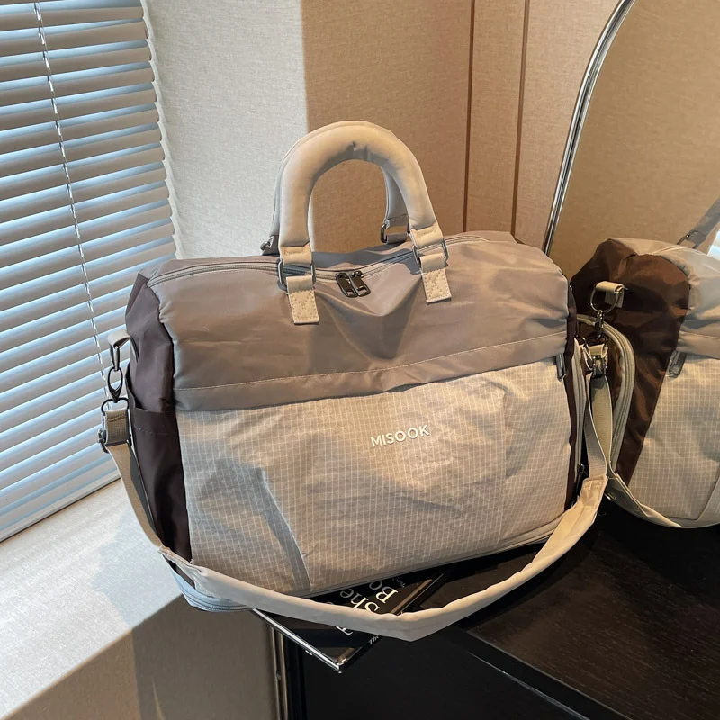 Stylische Sport- und Reisetasche Skanto für Damen