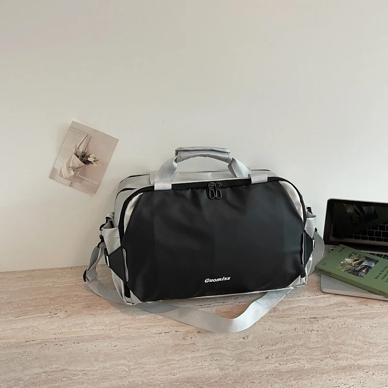 Sportliche Damen Fitness- und Reisetasche Skanto