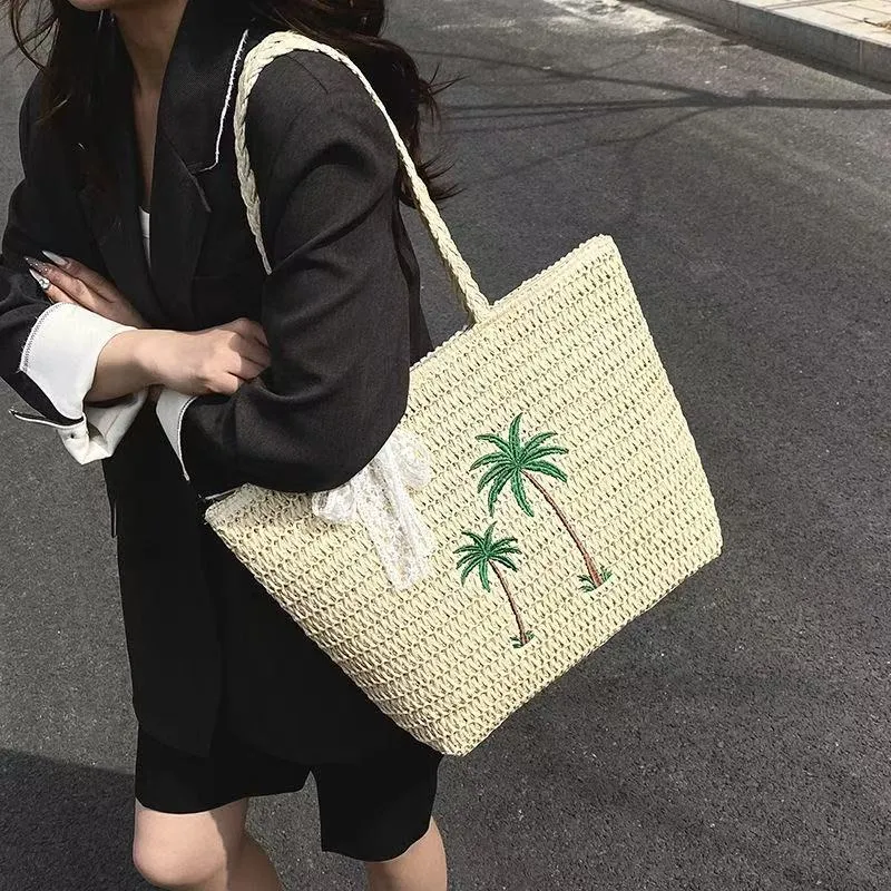 Sommerliche Korbtasche mit Palmenmuster Skanto