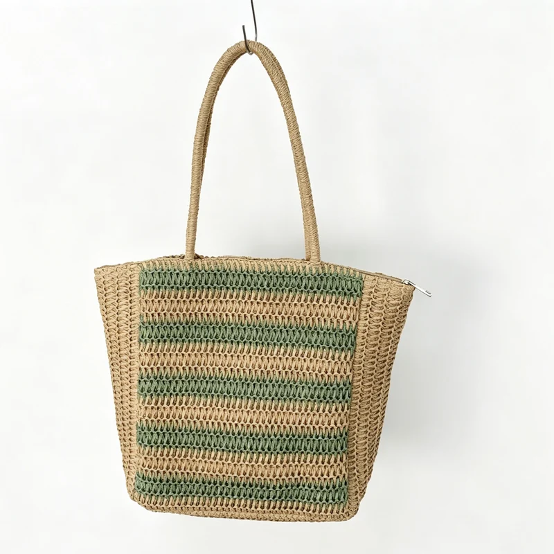 Designer-Strohtasche mit grafischem Streifenmuster Skanto