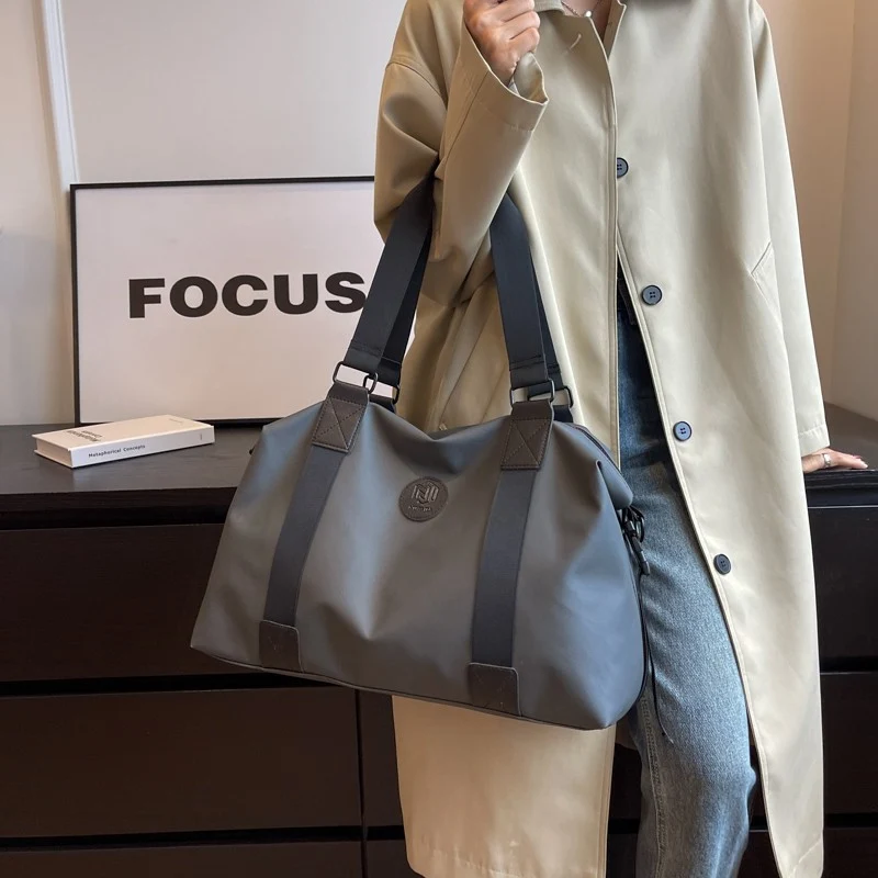 Sportlicher Reiserucksack für Damen mit erweiterten Fächern Skanto