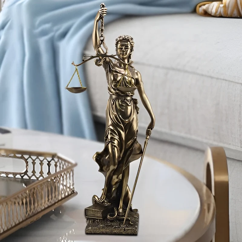 Statue der Justitia – Eine elegante dekorative Skulptur der Justitia