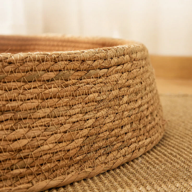 Handgewebtes Rattan-Katzenkratzbett Skanto