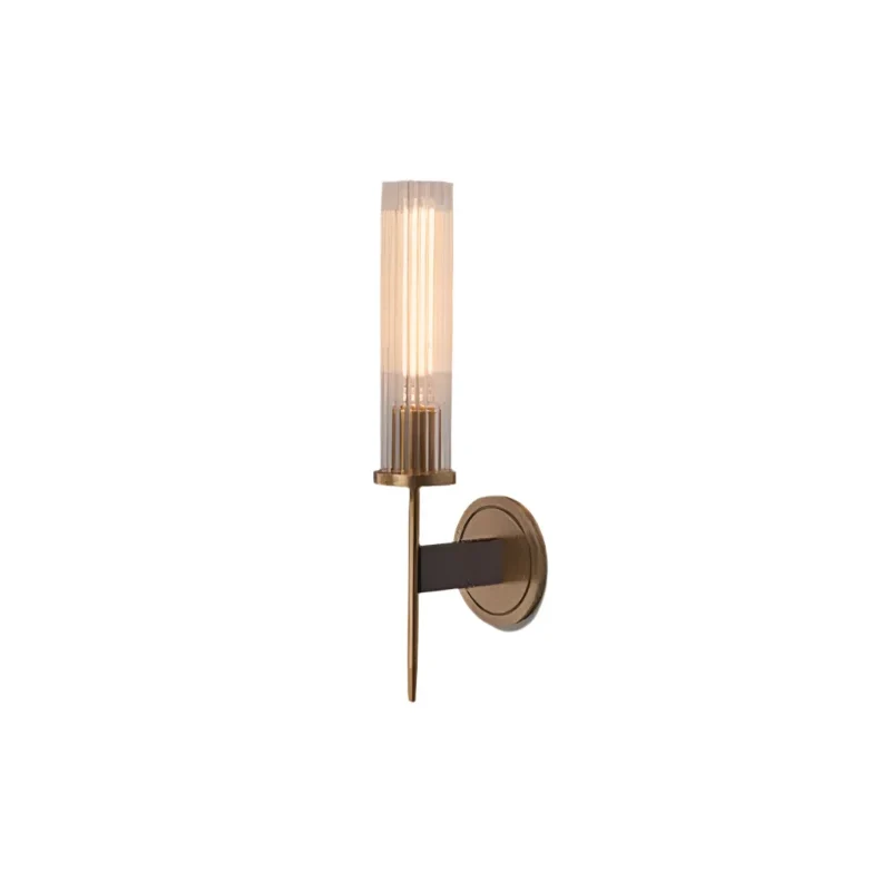 Skanto | Elegante Wandleuchte mit geripptem Glas und Messingakzent