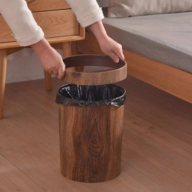 Eleganter Retro-Mülleimer in Holzmaserung | Skanto