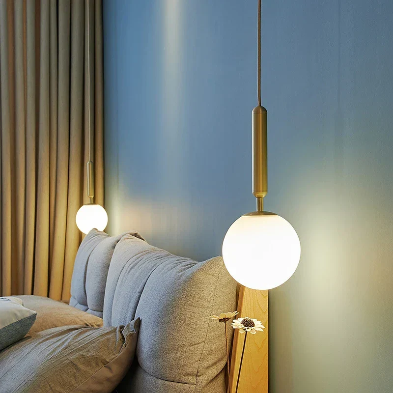 Luxuriöse Gold-Pendelleuchte – Moderne Hängelampe für Treppenhaus oder Wohnzimmer | Skanto