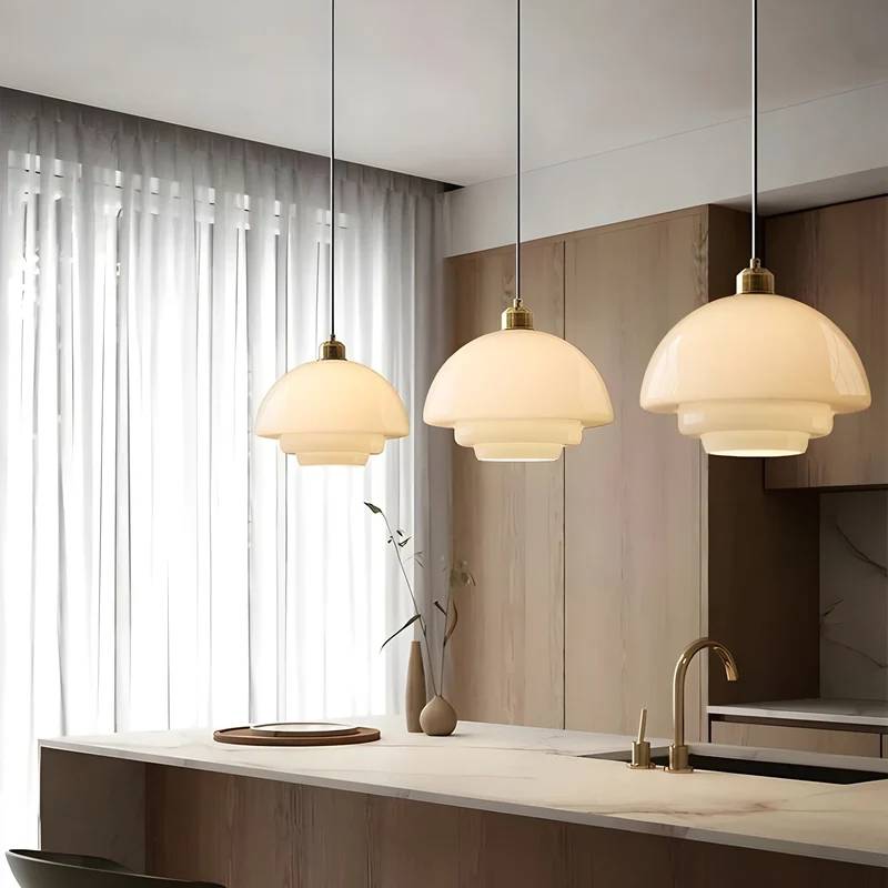 AuraBeam Light – Minimalistische LED-Pendelleuchte aus elfenbeinfarbenem Glas | Skanto