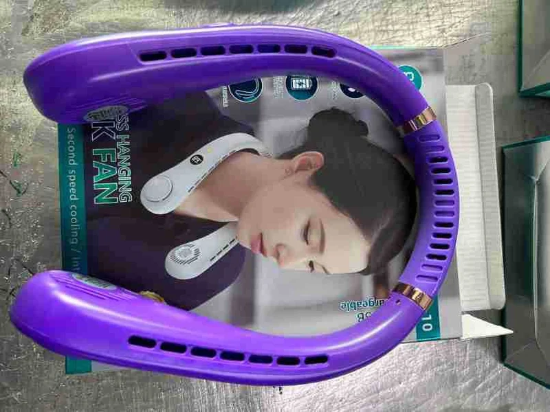 Tragbarer Nackenventilator für Damen mit Temperaturanzeige Skanto